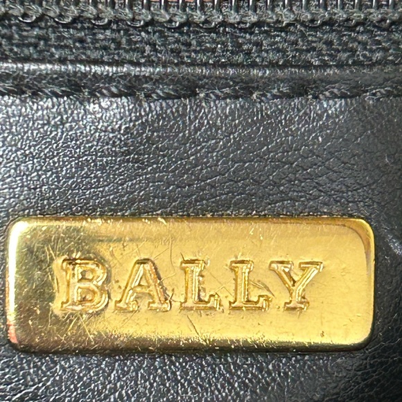 Bally Vintage Black and Brown Pebbled Leather Shoulder Bag Approx. 11 x 9.5 x 3 - Picture 12 of 17
